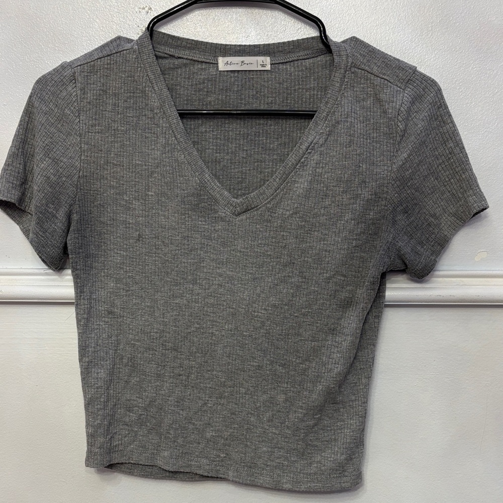 Active Basic Gray V-Neck Crop Top